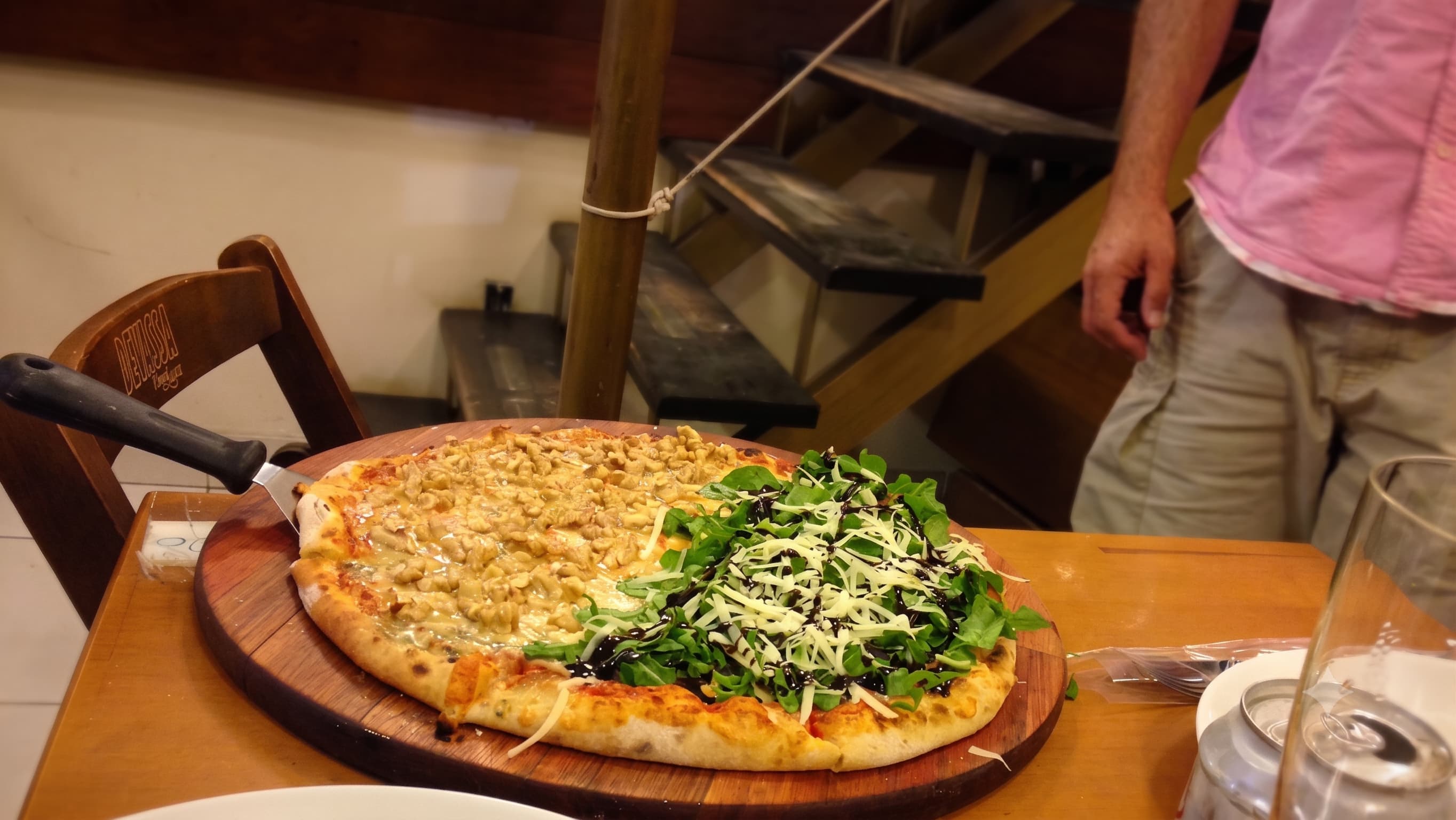 Pizza artesanal Cantina Itália 4